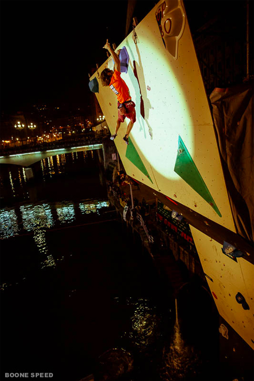 climbing competition over water